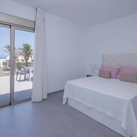 2 Beachfront By Holidays * Corralejo