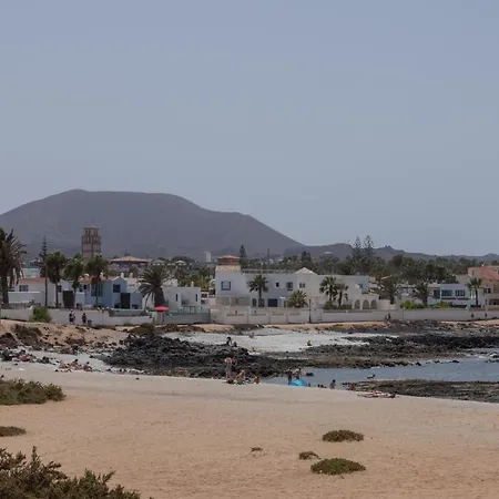 2 Beachfront By Holidays Apartment *