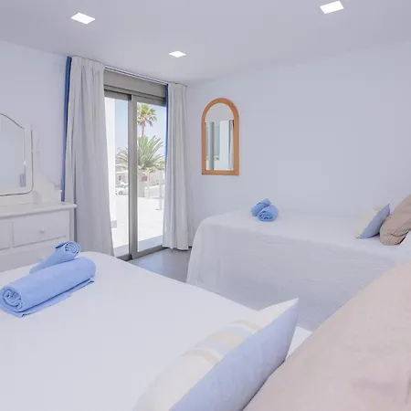 Apartment 2 Beachfront By Holidays
